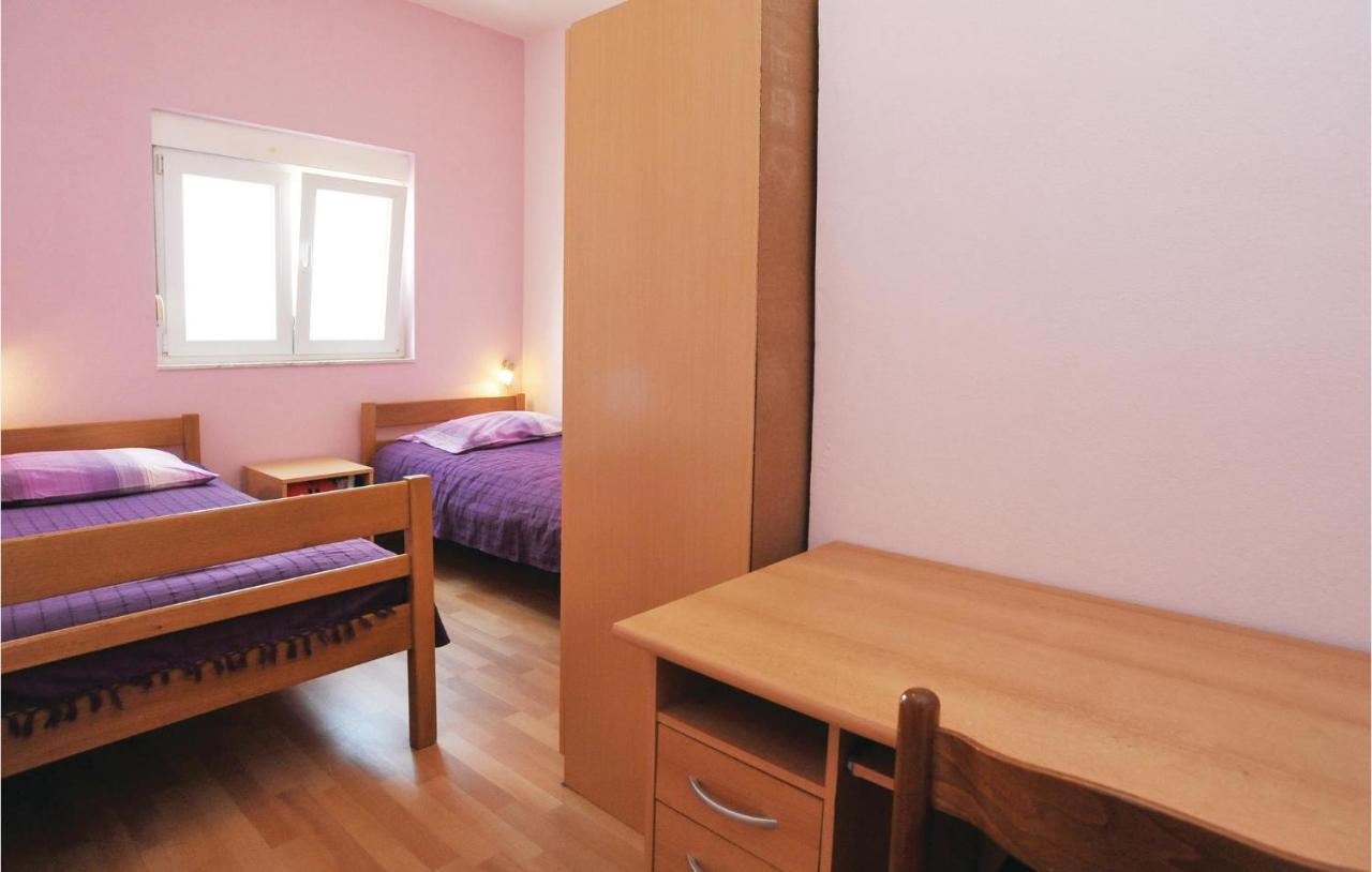 Beautiful Apartment In Maslenica With Kitchen Dış mekan fotoğraf
