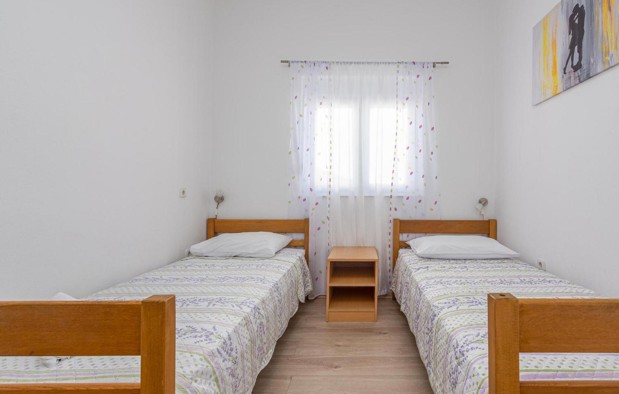 Beautiful Apartment In Maslenica With Kitchen Dış mekan fotoğraf