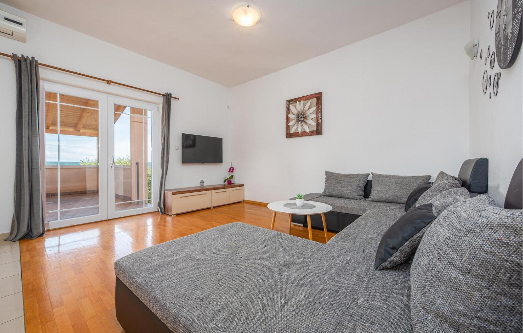 Beautiful Apartment In Maslenica With Kitchen Dış mekan fotoğraf